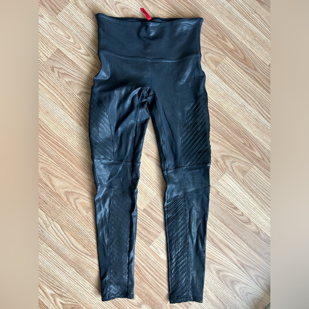 SPANX Moto Faux Leather Leggings -Very Black- Size Large - Picture 5 of 6